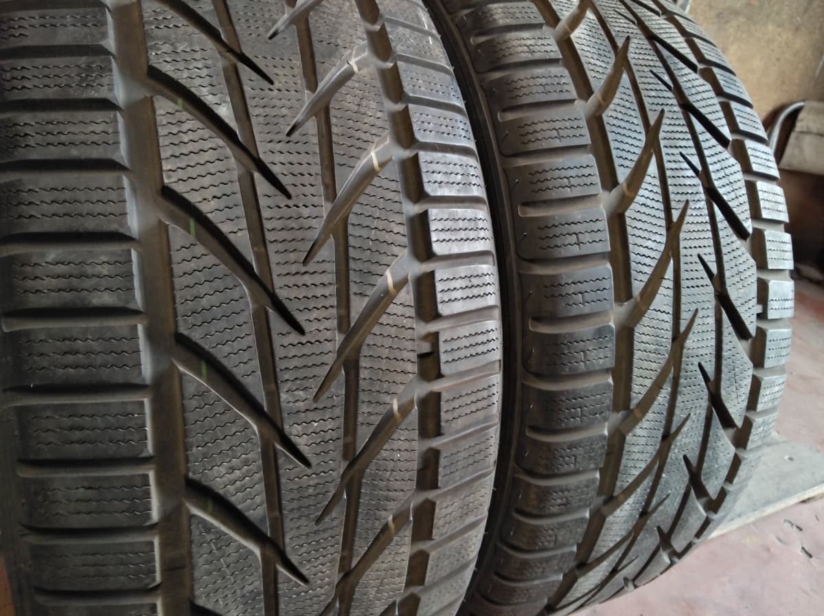 Вживані шини з Європи Toyo Snow Prox 245/45 R 17