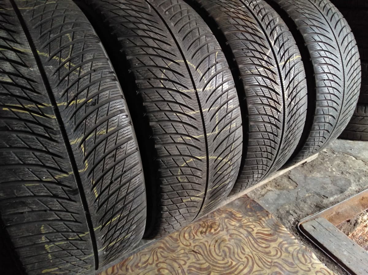 Вживані шини з Європи Michelin Pilot Alpin 5 SUV ZP 275/45 R 20