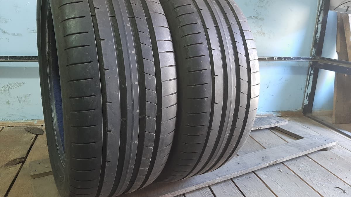 Вживані шини з Європи Dunlop SportMaxx RT2 255/45 R 18