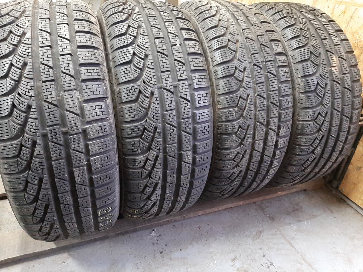 Вживані шини з Європи Pirelli Sottozero  225/55 R 16
