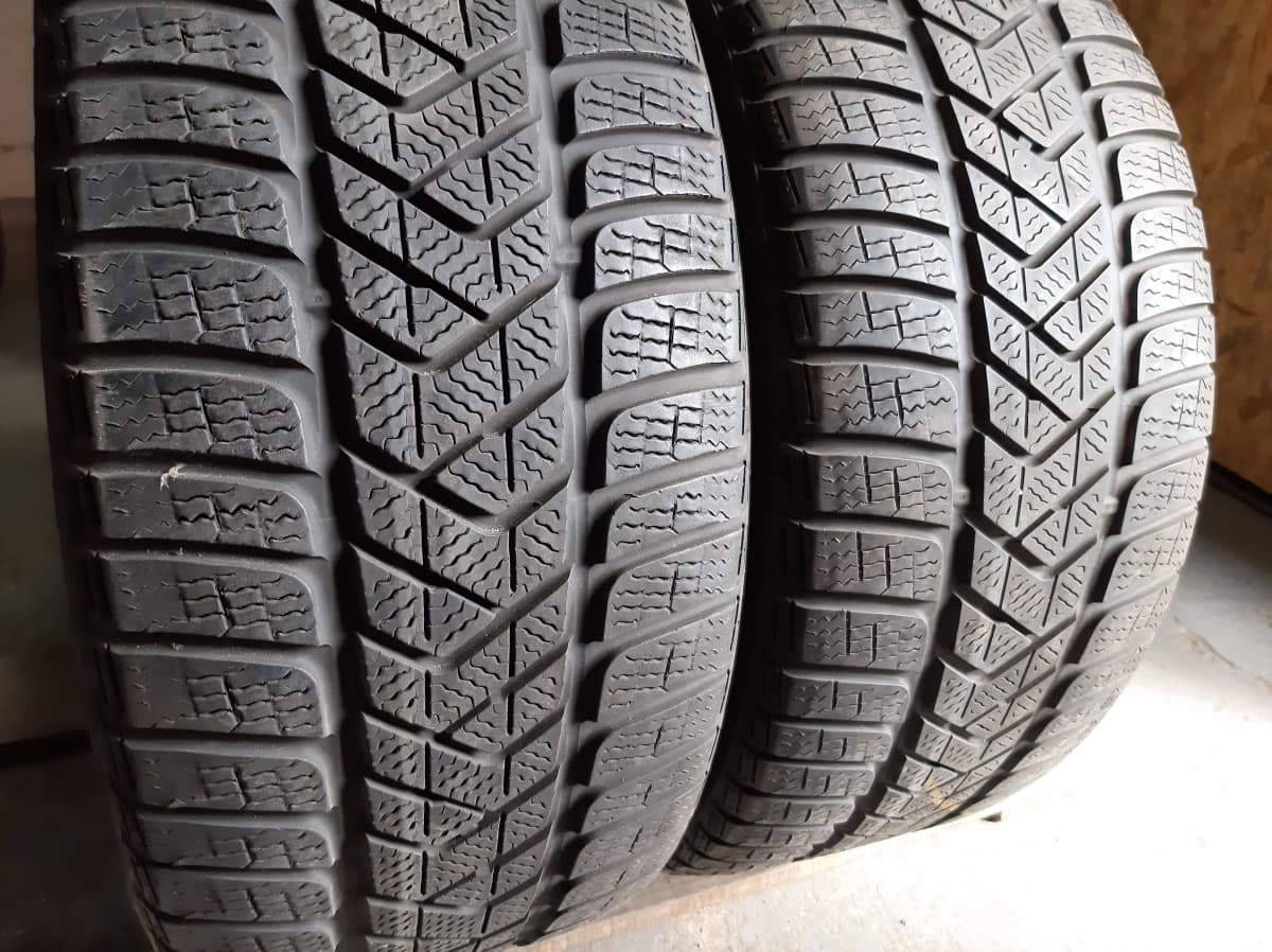 Вживані шини з Європи Pirelli Sottozero 3   245/45 R 17