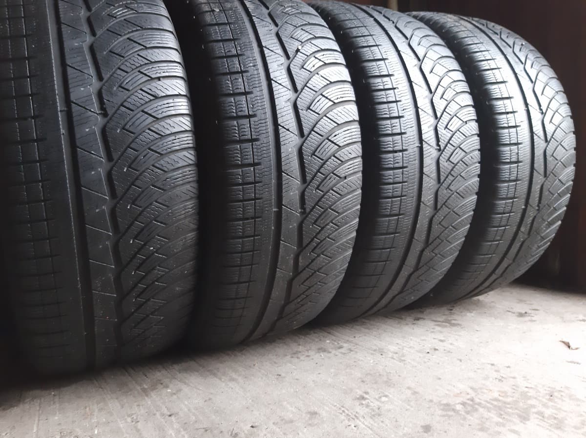Вживані шини з Європи Michelin Pilot Alpin PA 4 235/50 R 17