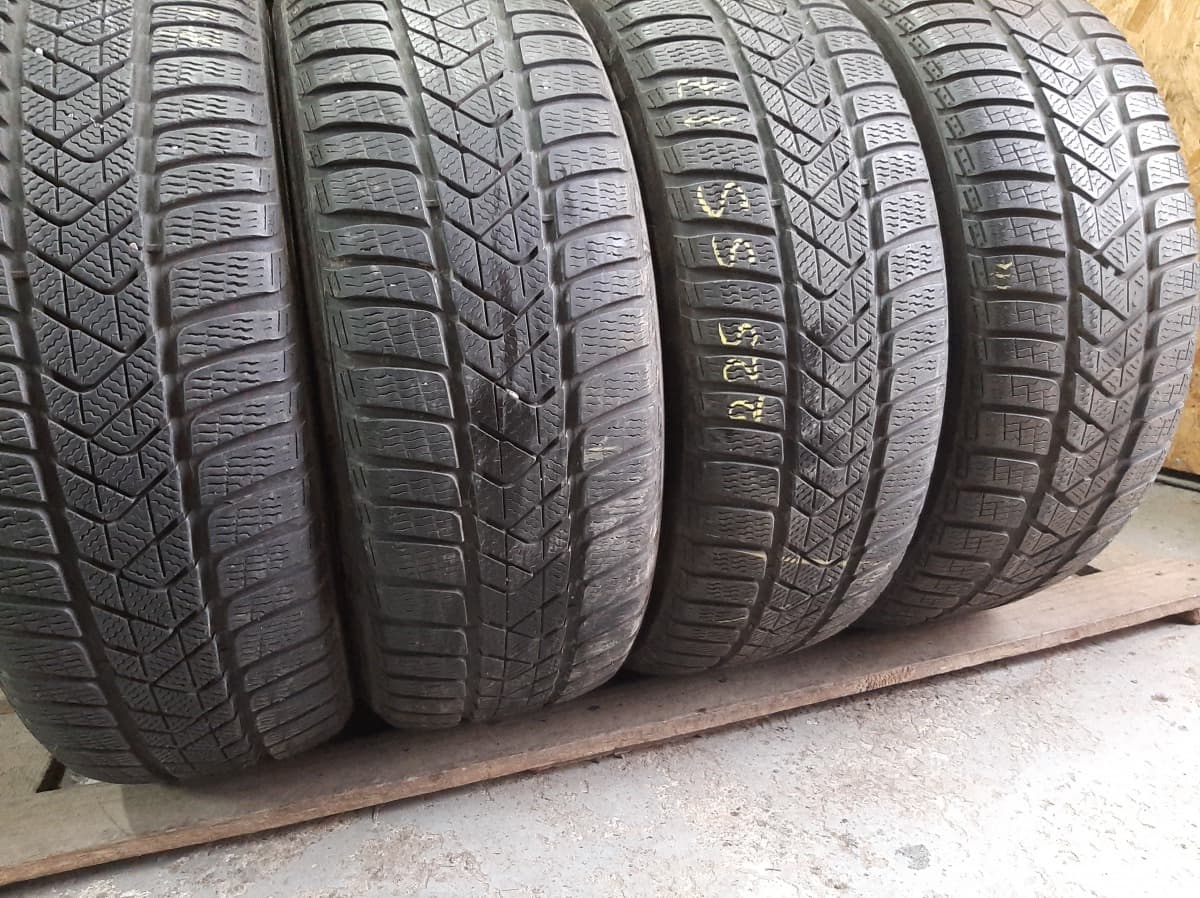 Вживані шини з Європи Pirelli Winter Sottozero 3    225/55 R 17