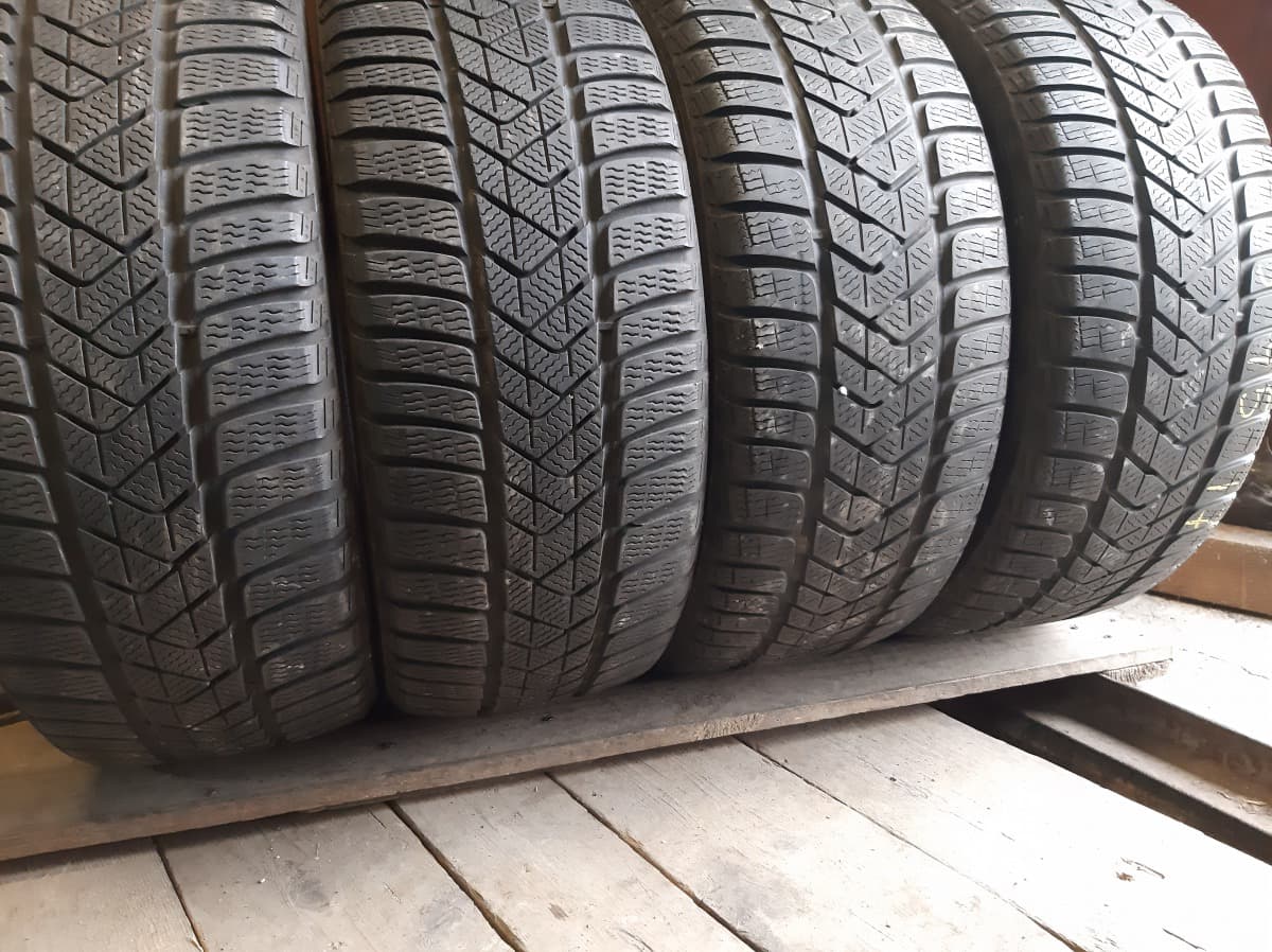Вживані шини з Європи Pirelli Sottozero 3   … 225/45 R 17