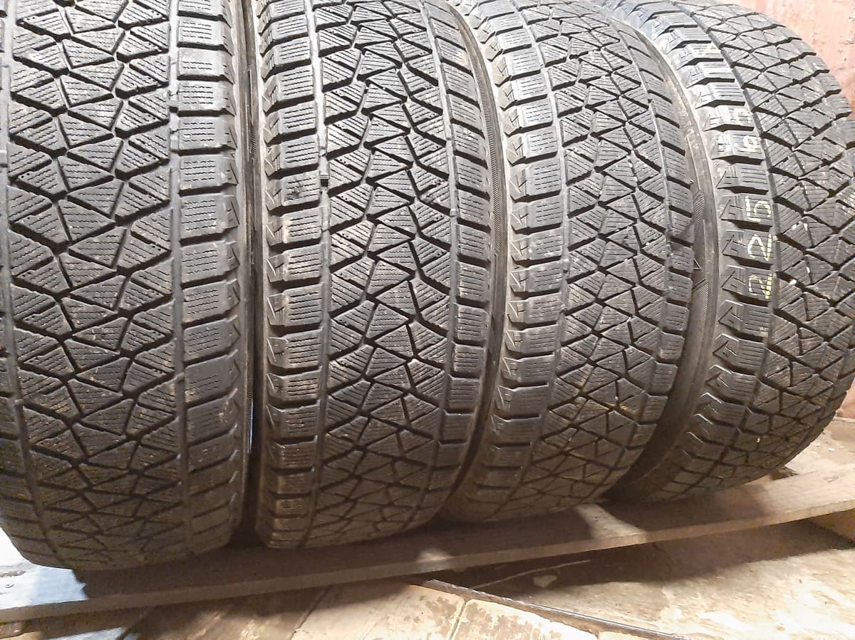 Вживані шини з Європи Bridgestone Blizzak DM-V2     225/65 R 18