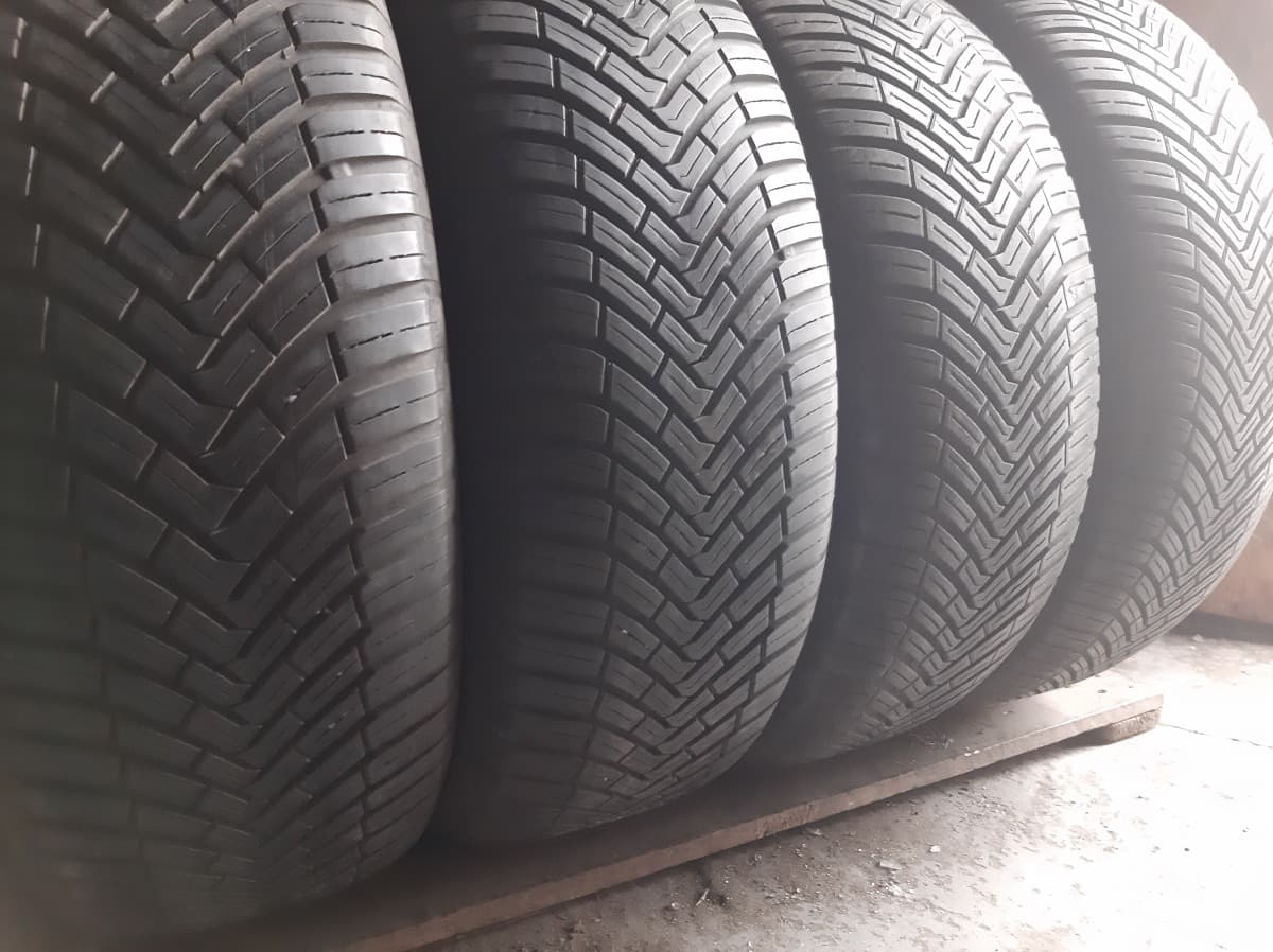 Вживані шини з Європи Continental All Season Contact  …  225/65 R 17