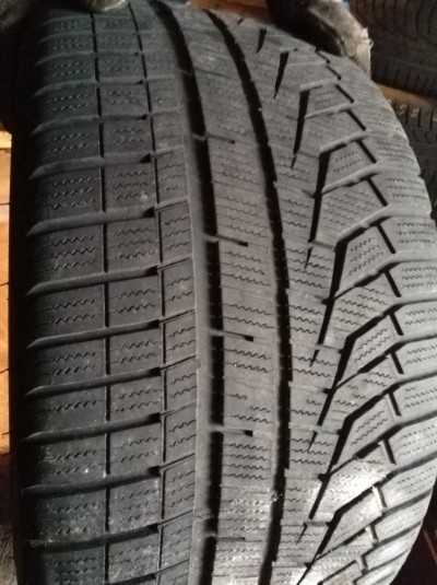 Шини на авто в хорошому стані Hankook Winter I cept evo 2 шириною 275 висотою 40 радіусом R 18 низькі ціни