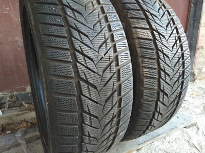Шини на авто в хорошому стані Vredestein Wintrac Xtreme S шириною 235 висотою 45 радіусом R 18 низькі ціни