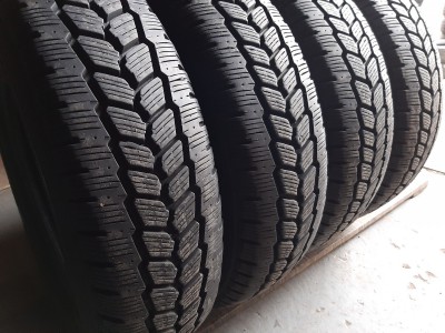 Шини на авто в хорошому стані Michelin Agilis 81 Snow-Ice шириною 185 висотою 0 радіусом R 14C низькі ціни