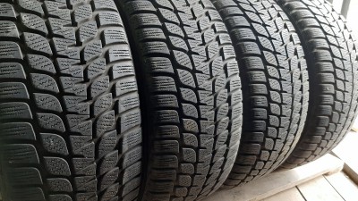 Шини на авто в хорошому стані Bridgestone Blizzak LM-25 шириною 205 висотою 45 радіусом R 16 низькі ціни