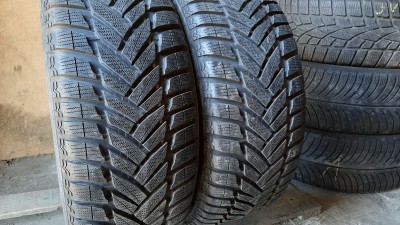 Шини на авто в хорошому стані Dunlop Winter Sport M3 шириною 245 висотою 50 радіусом R 18 низькі ціни