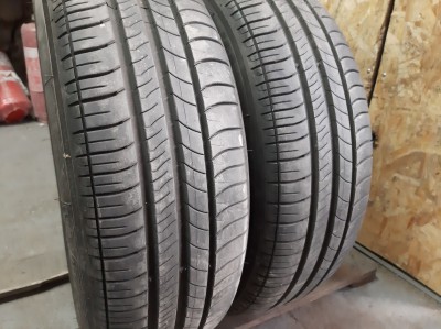 Шини на авто в хорошому стані Michelin Energy Saver шириною 205 висотою 65 радіусом R 16 низькі ціни