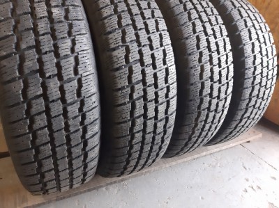 Шини на авто в хорошому стані Cooper WeatherMasterST2 шириною 205 висотою 70 радіусом R 15 низькі ціни