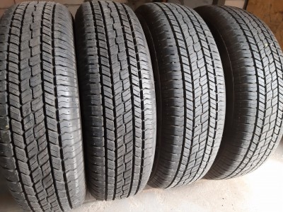 Шини на авто в хорошому стані Yokohama Geolendar G 033   шириною 215 висотою 70 радіусом R 16 низькі ціни