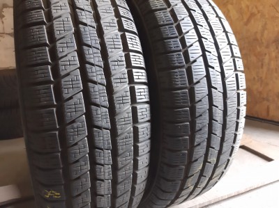 Шини на авто в хорошому стані Pirelli Scorpion Ice Snow      шириною 235 висотою 60 радіусом R 18 низькі ціни