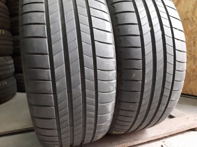 Шини на авто в хорошому стані Bridgestone Turanza T005 шириною 235 висотою 45 радіусом R 18 низькі ціни