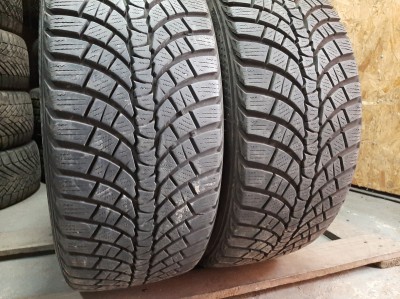 Шини на авто в хорошому стані Kumho Winter Craft WS 71  … шириною 225 висотою 45 радіусом R 17 низькі ціни