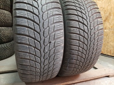Шини на авто в хорошому стані Bridgestone Blizzak LM-32S    шириною 235 висотою 45 радіусом R 17 низькі ціни