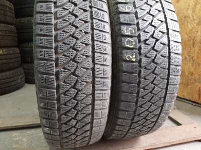 Шини на авто в хорошому стані Bridgestone Blizzak W810       шириною 205 висотою 65 радіусом R 16C низькі ціни