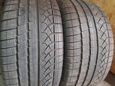 Шини на авто в хорошому стані Pirelli Pzero Winter    . шириною 275 висотою 35 радіусом R 19 низькі ціни