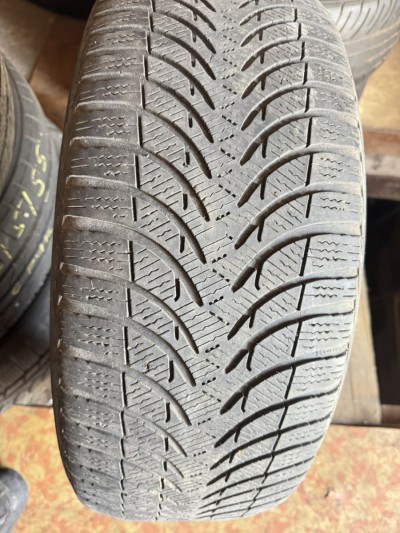 Шини на авто в хорошому стані Michelin Alpin A4     шириною 215 висотою 55 радіусом R 17 низькі ціни